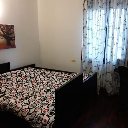 Villa Tulipani Rho Bagian luar foto