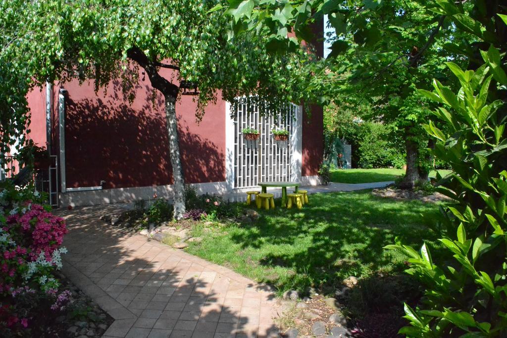 Villa Tulipani Rho Bagian luar foto
